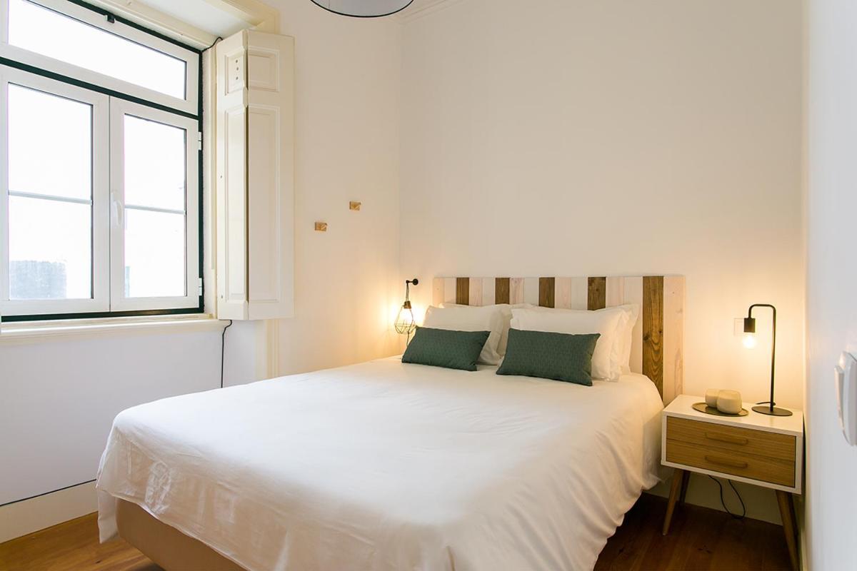 Lovelystay - Cozy 3Bdr Apartment In Estrela Lisboa Exterior foto